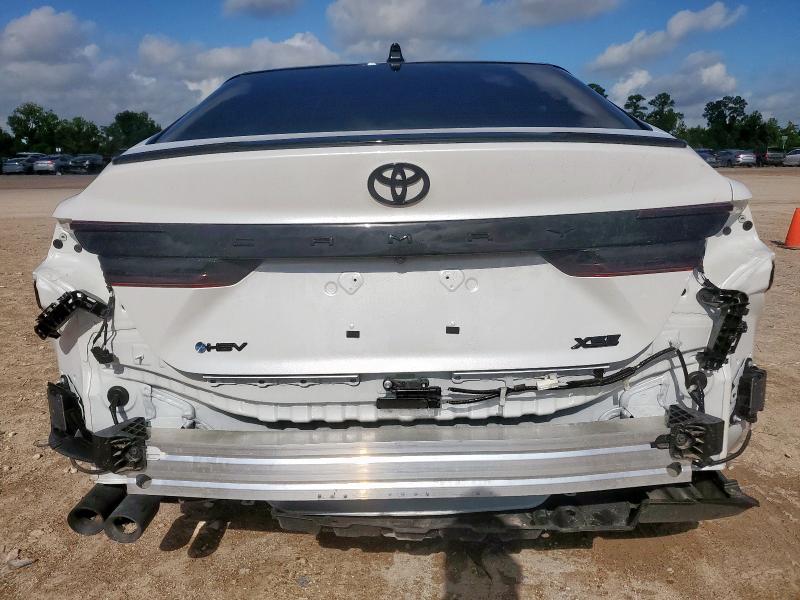 4T1DAACKXSU133132 - 2025 TOYOTA CAMRY XSE WHITE photo 6