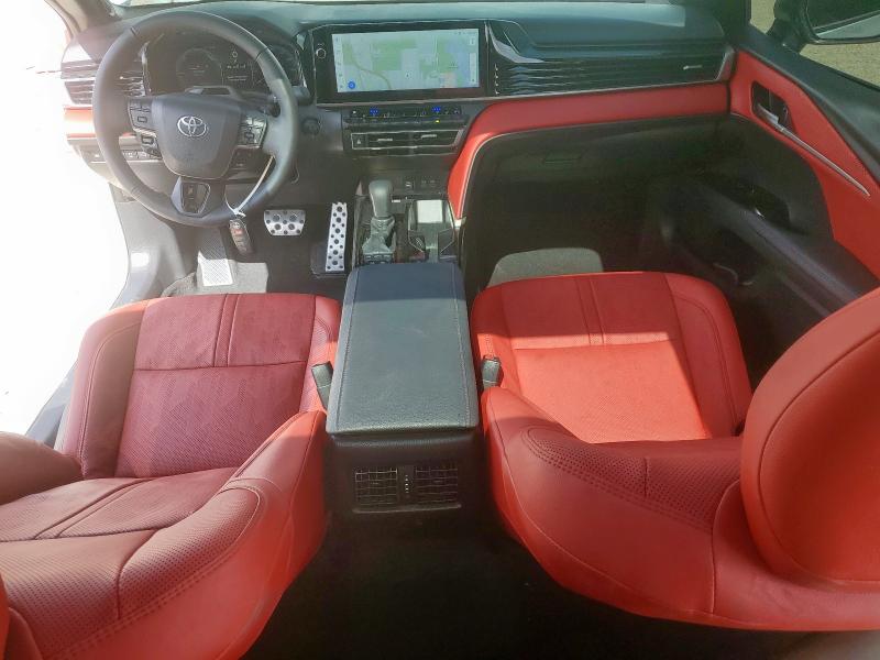 4T1DAACKXSU133132 - 2025 TOYOTA CAMRY XSE WHITE photo 8