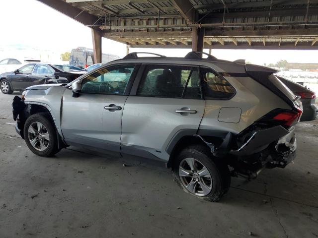 2T3RWRFV7RW214523 - 2024 TOYOTA RAV4 XLE 银色 照片 2