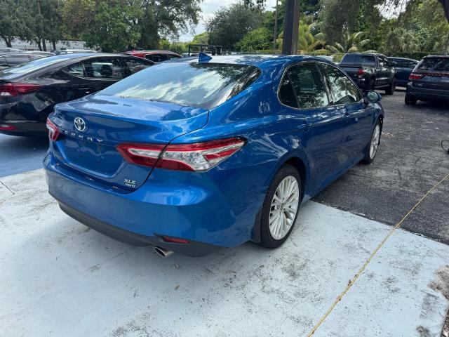 4T1F11BK6LU017146 - 2020 TOYOTA CAMRY XLE 蓝色 照片 3