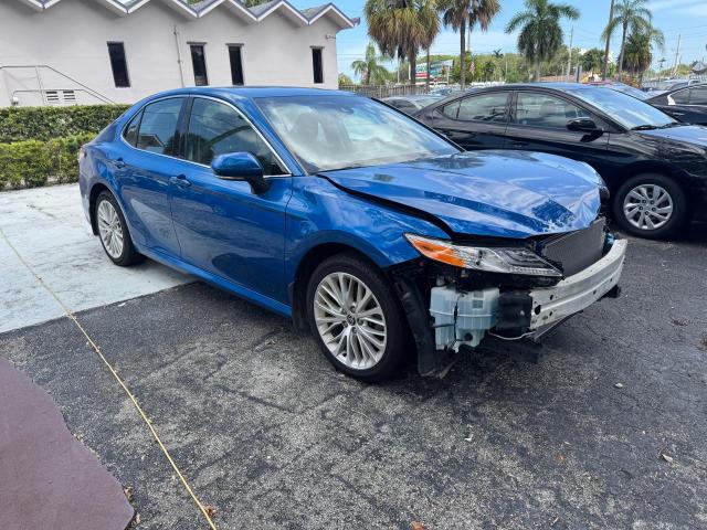 4T1F11BK6LU017146 - 2020 TOYOTA CAMRY XLE 蓝色 照片 4