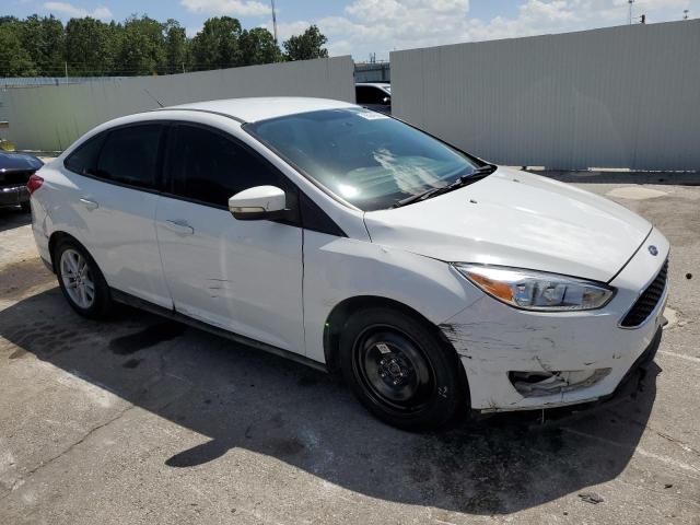 1FADP3F28JL230091 - 2018 FORD FOCUS SE WHITE photo 4