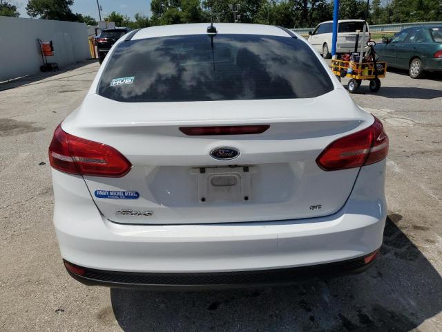 1FADP3F28JL230091 - 2018 FORD FOCUS SE WHITE photo 6