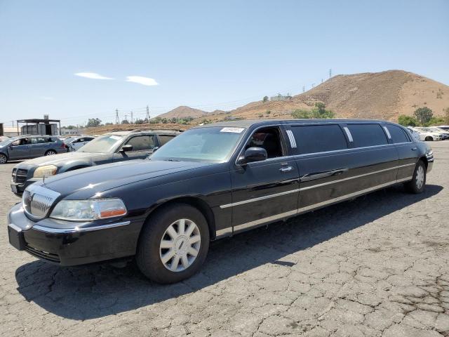 2004 LINCOLN TOWN CAR EXECUTIVE, 