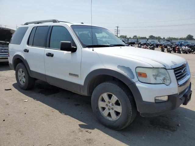 1FMEU73E36UB59621 - 2006 FORD EXPLORER XLT WHITE photo 4