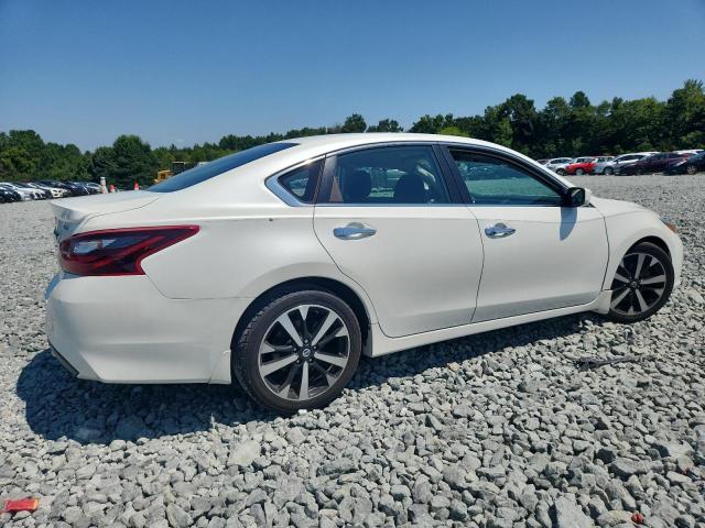 1N4AL3AP8JC143048 - 2018 NISSAN ALTIMA 2.5 WHITE photo 3