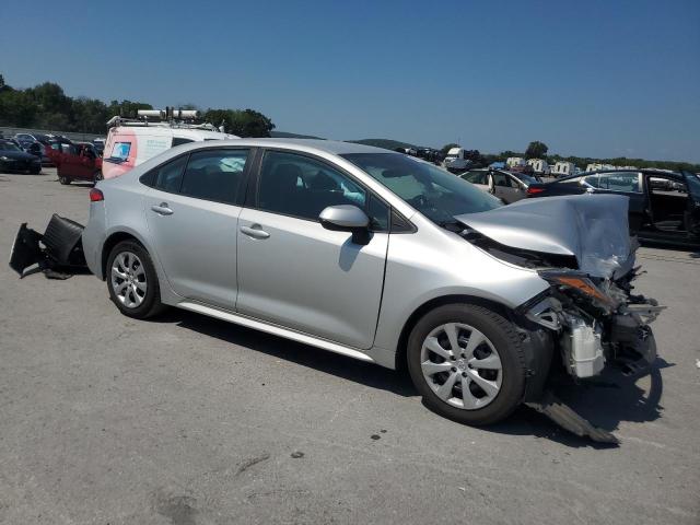 5YFEPRAE2LP073168 - 2020 TOYOTA COROLLA LE SILVER photo 4