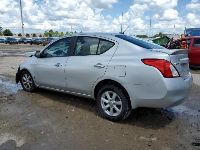 3N1CN7AP8DL884896 - 2013 NISSAN VERSA S SILVER photo 2