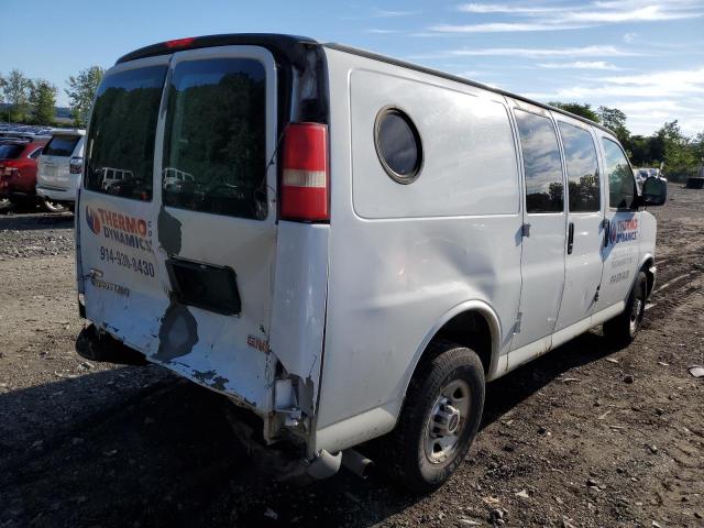 1GTZGFBA6A1173514 - 2010 GMC SAVANA G2500 WHITE photo 3