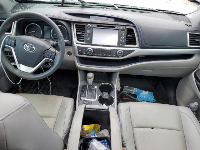 5TDKZRFHXKS570071 - 2019 TOYOTA HIGHLANDER SE GRAY photo 8