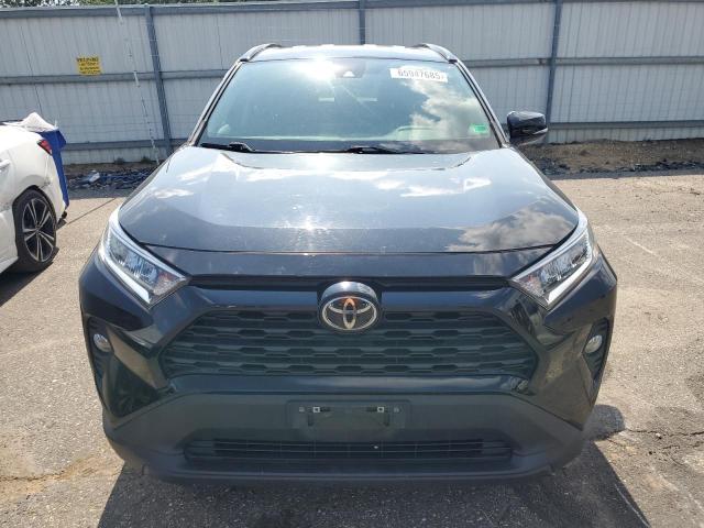 2T3P1RFV0MW144572 - 2021 TOYOTA RAV4 XLE BLACK photo 5