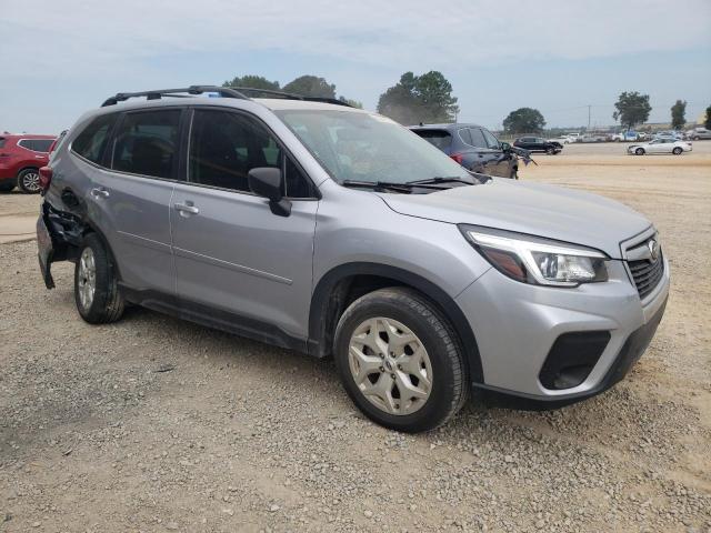 JF2SKACC1KH564969 - 2019 SUBARU FORESTER SILVER photo 4