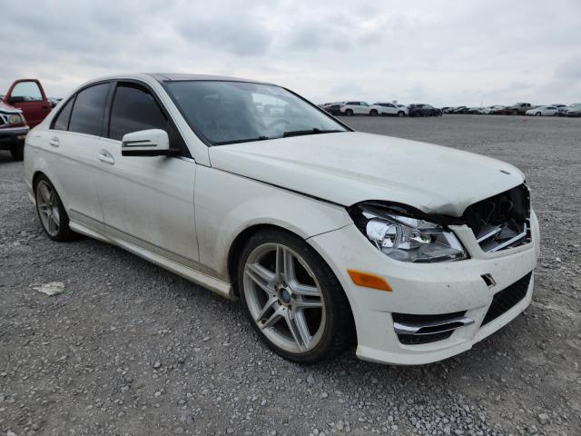 WDDGF8BB2CA689411 - 2012 MERCEDES-BENZ C 300 4MATIC WHITE photo 4