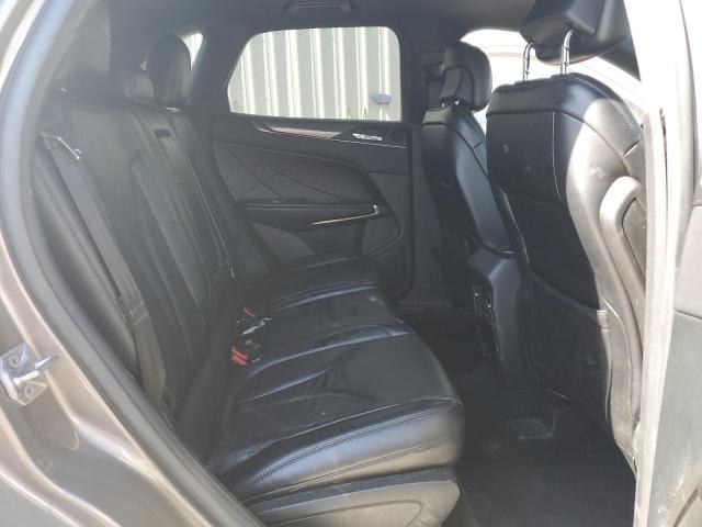 5LMCJ2C9XHUL21928 - 2017 LINCOLN MKC SELECT ნაცრისფერი ფოტო 11