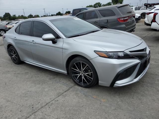 4T1G11AK6RU867972 - 2024 TOYOTA CAMRY SE NIGHT SHADE SILVER photo 4