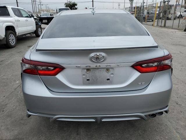 4T1G11AK6RU867972 - 2024 TOYOTA CAMRY SE NIGHT SHADE SILVER photo 6