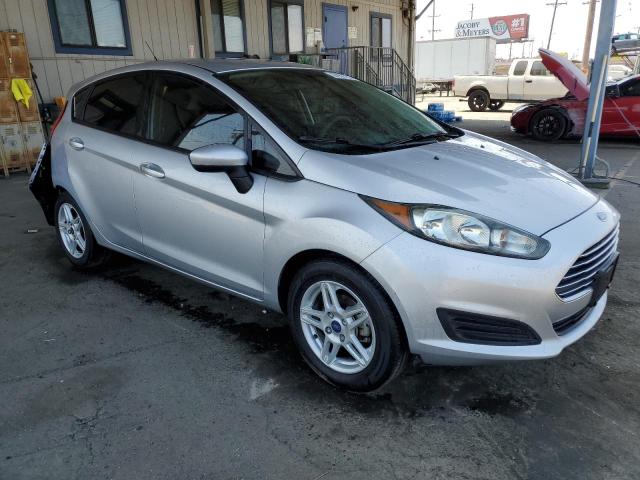 3FADP4EJ7HM113352 - 2017 FORD FIESTA SE SILVER photo 4