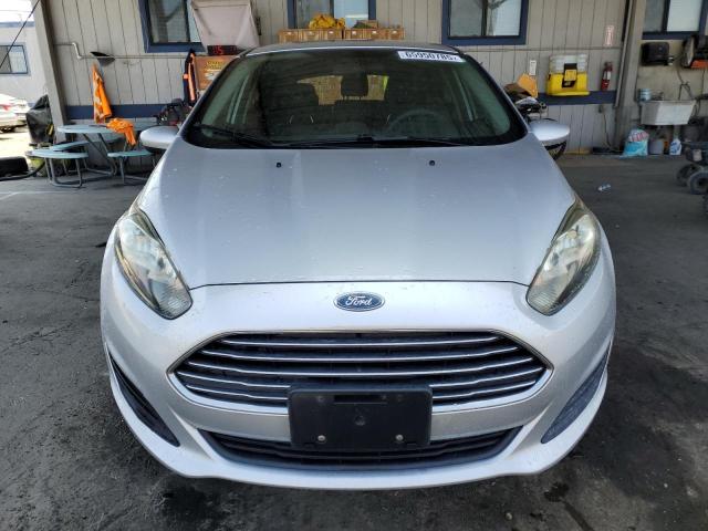 3FADP4EJ7HM113352 - 2017 FORD FIESTA SE SILVER photo 5