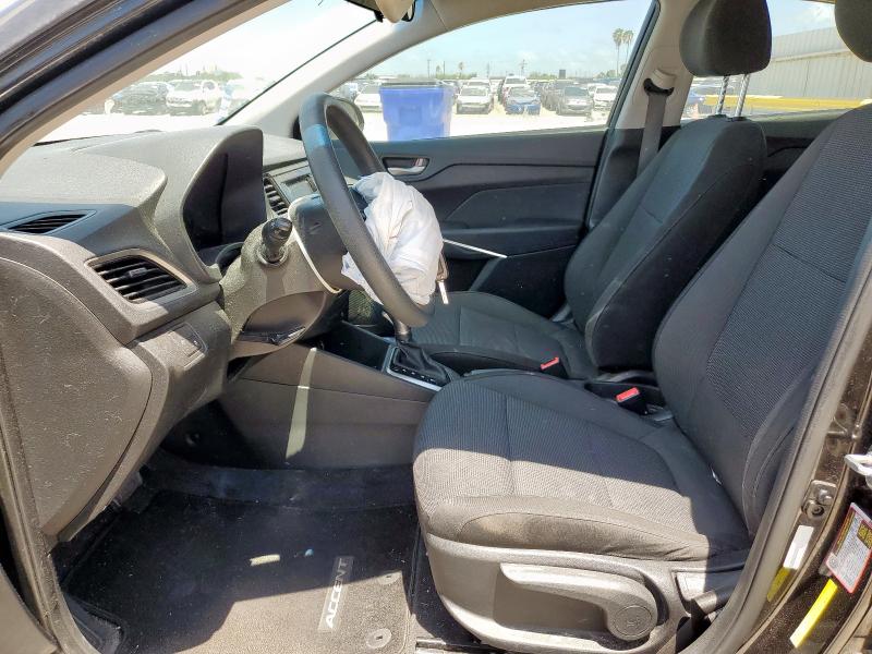 3KPC24A32JE010755 - 2018 HYUNDAI ACCENT SE Schwarz Foto 7