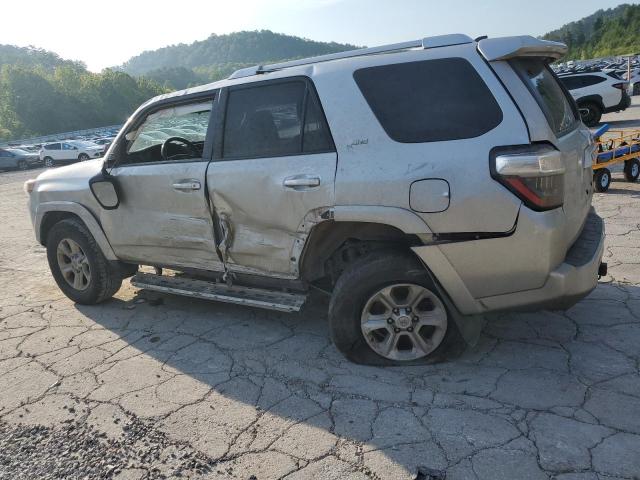 JTEBU5JR0G5373765 - 2016 TOYOTA 4RUNNER SR5/SR5 PREMIUM SILVER photo 2