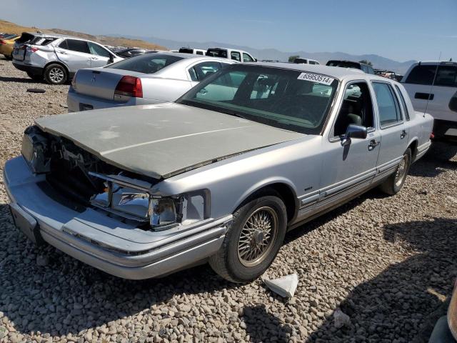 1LNLM81W8RY700250 - 1994 LINCOLN TOWN CAR EXECUTIVE SILVER photo 1