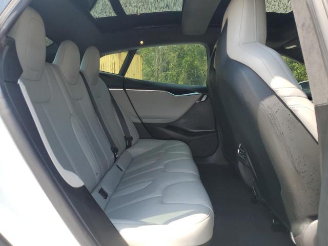 5YJSA1E25GF132639 - 2016 TESLA MODEL S WHITE photo 10