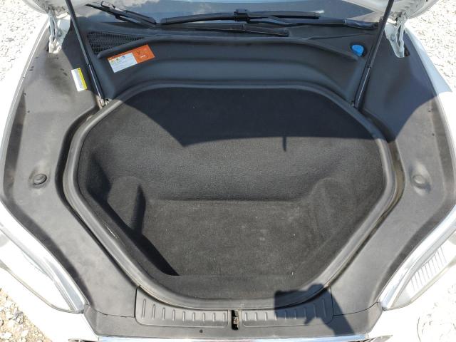 5YJSA1E25GF132639 - 2016 TESLA MODEL S WHITE photo 11