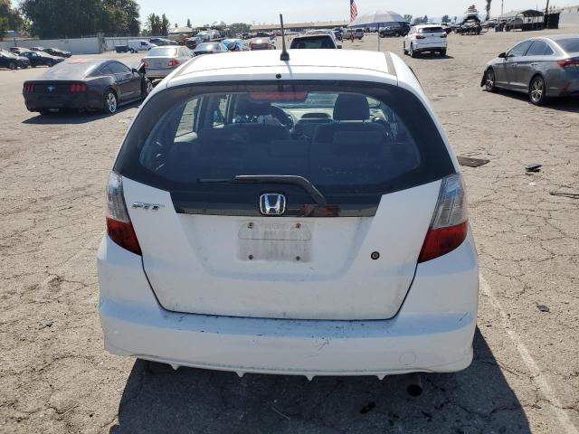 JHMGE88219S063239 - 2009 HONDA FIT WHITE photo 6