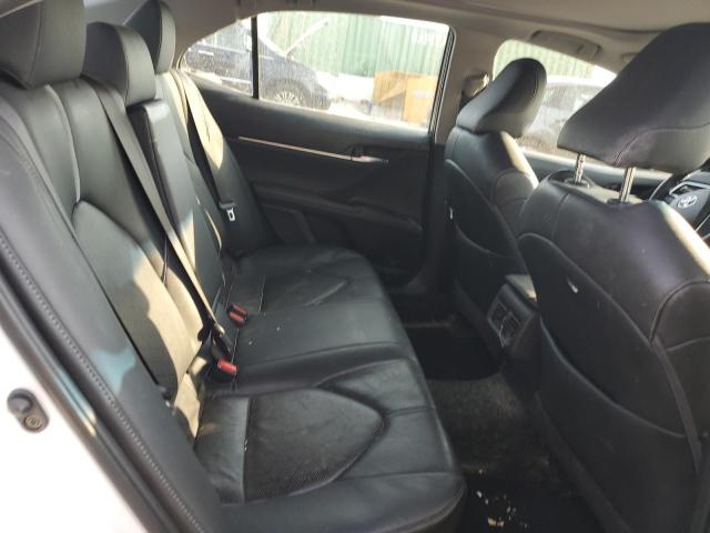 4T1BZ1HK3JU004219 - 2018 TOYOTA CAMRY XSE WHITE photo 10