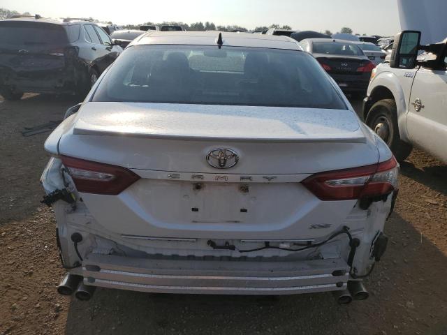 4T1BZ1HK3JU004219 - 2018 TOYOTA CAMRY XSE WHITE photo 6