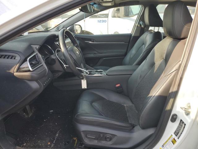 4T1BZ1HK3JU004219 - 2018 TOYOTA CAMRY XSE WHITE photo 7