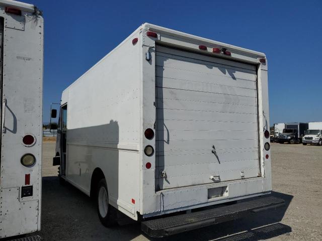 4UZA4FFD3VC805434 - 1997 FREIGHTLINER CHASSIS M LINE WALK-IN VAN WHITE photo 2
