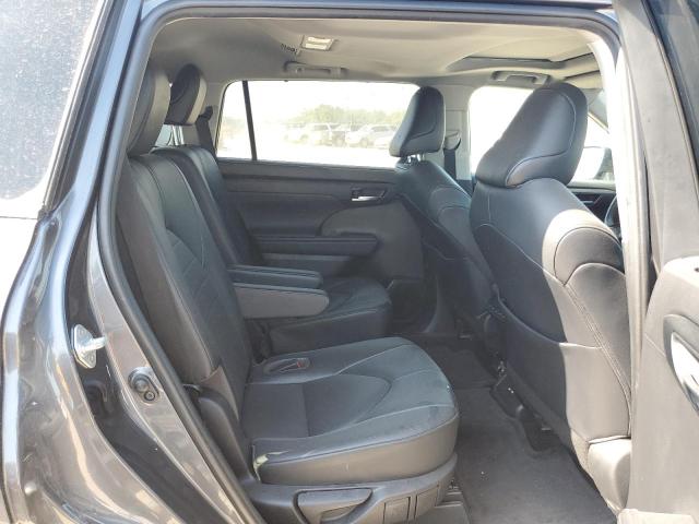 5TDGZRBH8LS009980 - 2020 TOYOTA HIGHLANDER XLE GRAY photo 11