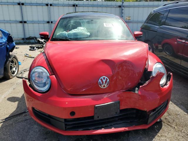 3VWJX7AT0CM636739 - 2012 VOLKSWAGEN BEETLE RED photo 5