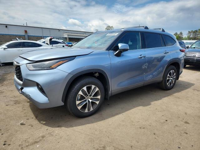 2022 TOYOTA HIGHLANDER XLE, 