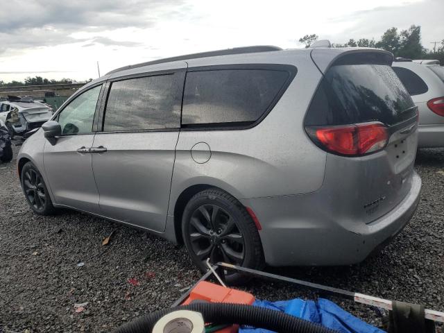 2C4RC1EG5JR193585 - 2018 CHRYSLER PACIFICA TOURING L PLUS SILVER photo 2