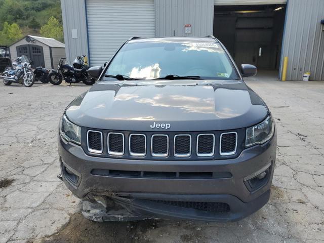 3C4NJDBB9JT139170 - 2018 JEEP COMPASS LATITUDE GRAY photo 5