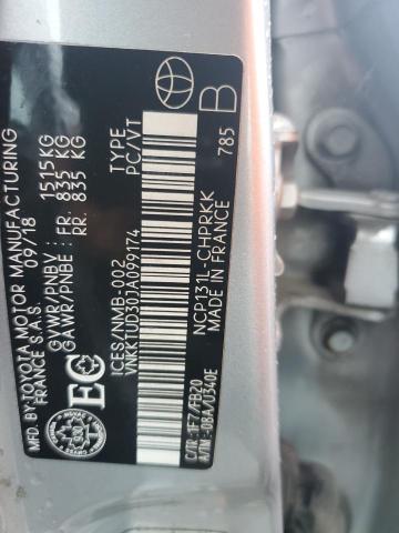 VNKKTUD30JA099174 - 2018 TOYOTA YARIS L 银色 照片 12