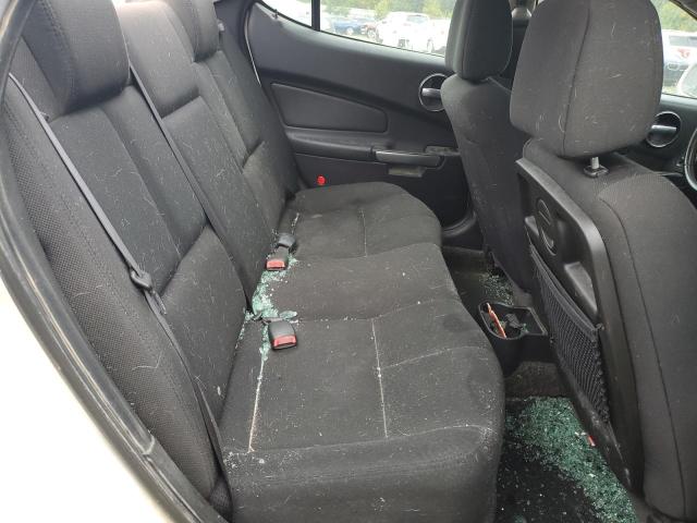 2G2WP552581106235 - 2008 PONTIAC GRAND PRIX WHITE photo 10