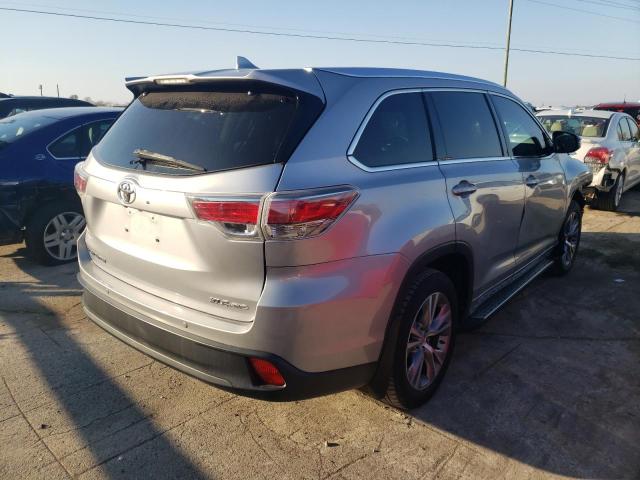 5TDJKRFHXFS184739 - 2015 TOYOTA HIGHLANDER XLE 银色 照片 4