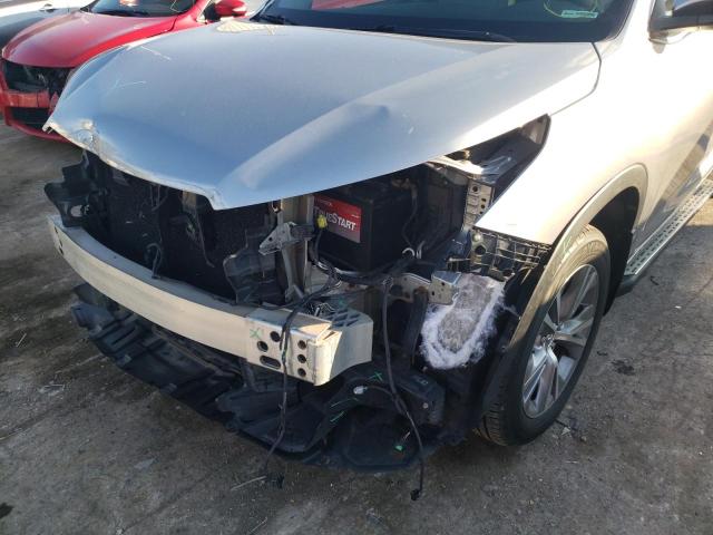 5TDJKRFHXFS184739 - 2015 TOYOTA HIGHLANDER XLE 银色 照片 9