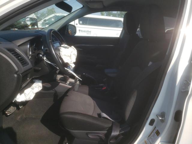 JA4AP3AU6KU014249 - 2019 MITSUBISHI OUTLANDER ES თეთრი ფოტო 7