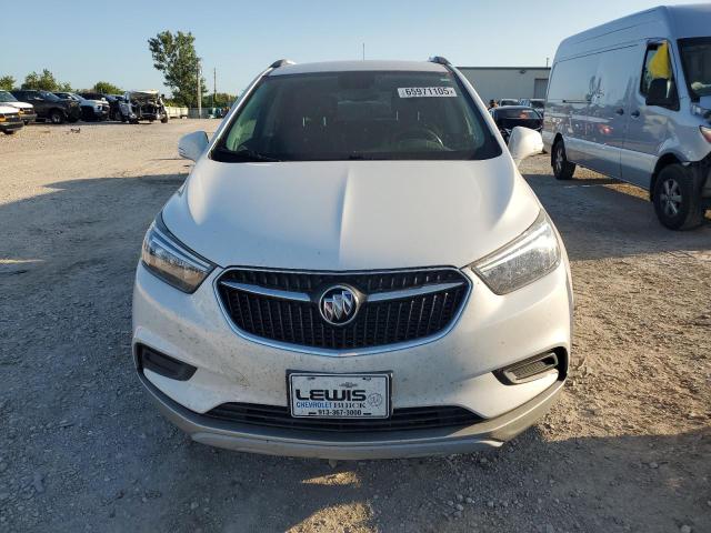KL4CJESBXJB628315 - 2018 BUICK ENCORE PREFERRED WHITE photo 5