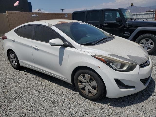 5NPDH4AE3GH734513 - 2016 HYUNDAI ELANTRA SE WHITE photo 4