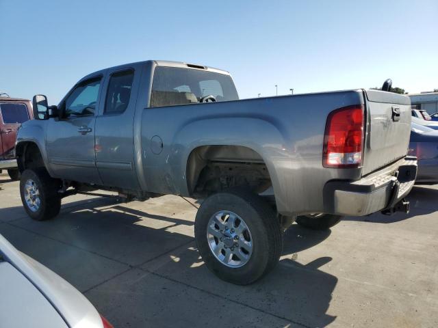 1GT221C89DZ369659 - 2013 GMC SIERRA K2500 SLT GRAY photo 2