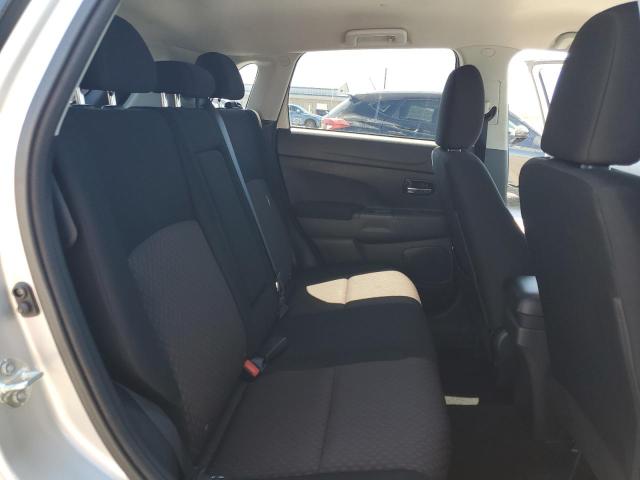 JA4AP3AU0KU010259 - 2019 MITSUBISHI OUTLANDER ES SILVER photo 11