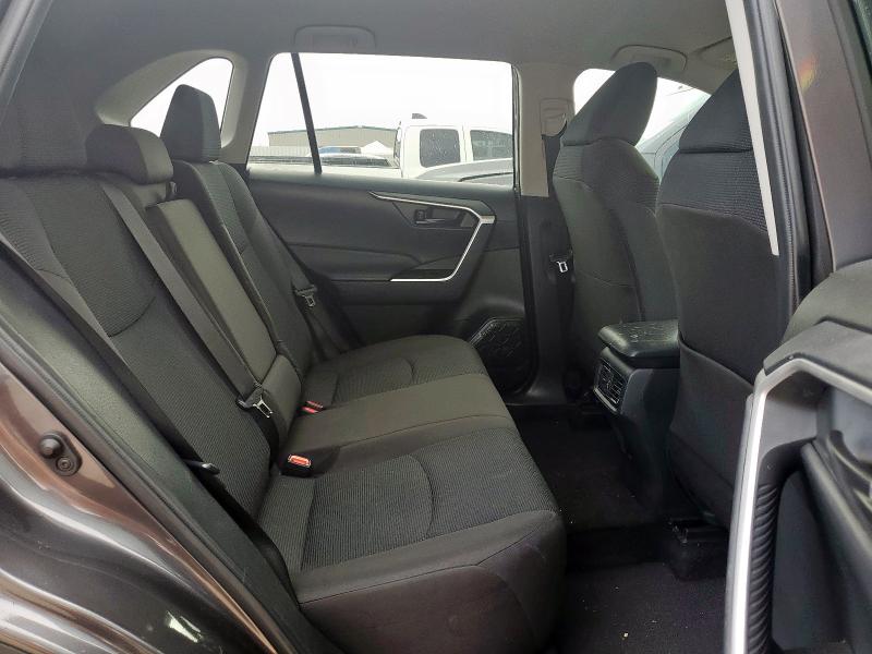 2T3H1RFV1RC290234 - 2024 TOYOTA RAV4 LE GRAY photo 11