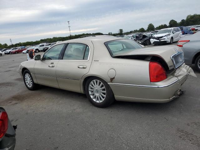 1LNHM81W84Y636824 - 2004 LINCOLN TOWN CAR EXECUTIVE BEIGE photo 2
