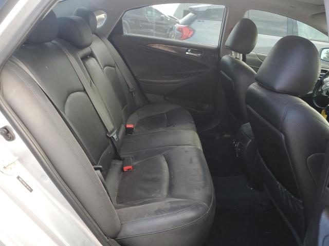5NPEC4AB3DH788446 - 2013 HYUNDAI SONATA SE Silber Foto 10