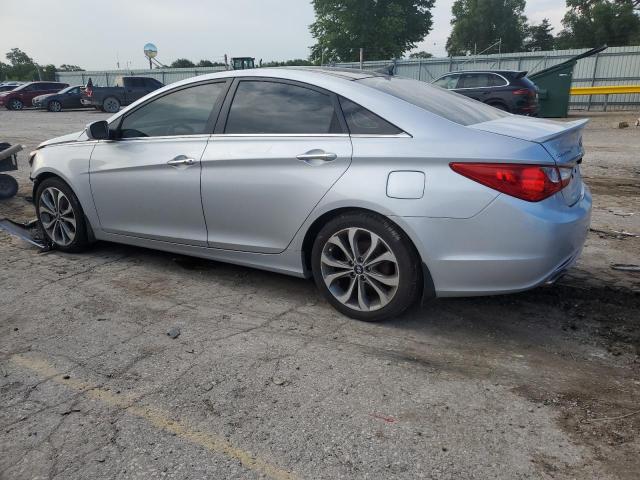 5NPEC4AB3DH788446 - 2013 HYUNDAI SONATA SE Silber Foto 2